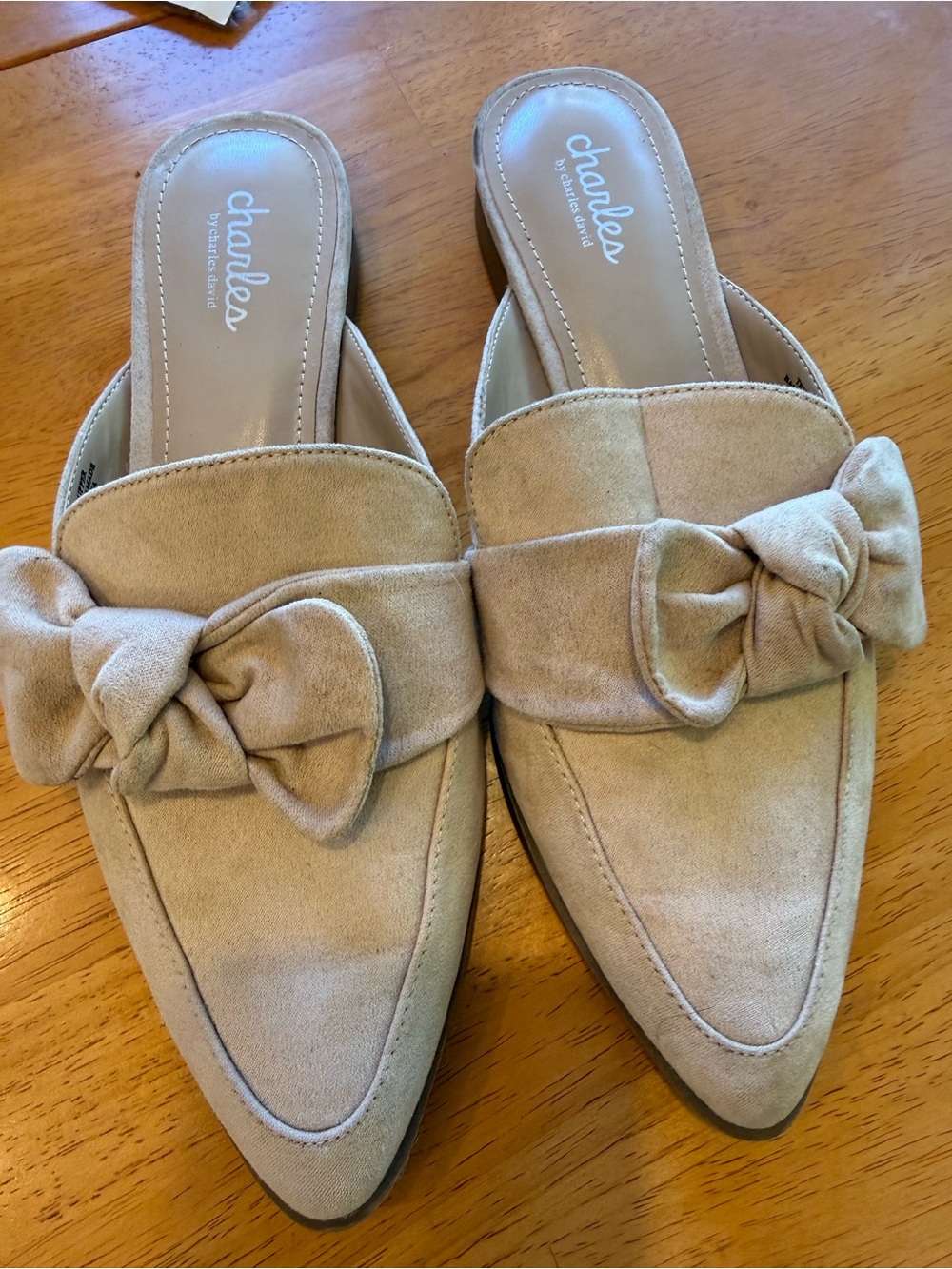 Bandolino Beige Suede Bow Slip-On Mules